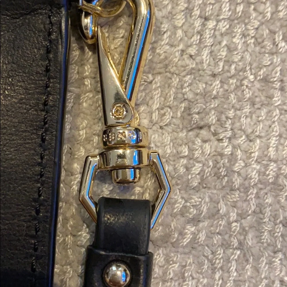 Etienne Aigner leather pouch - Picture 4 of 7